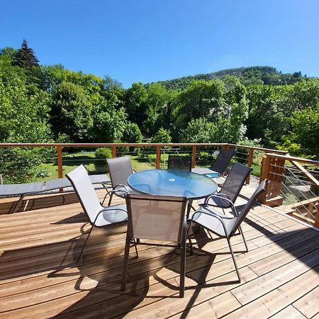 Une Evidence Tendance Et Design Ornans Esterno foto