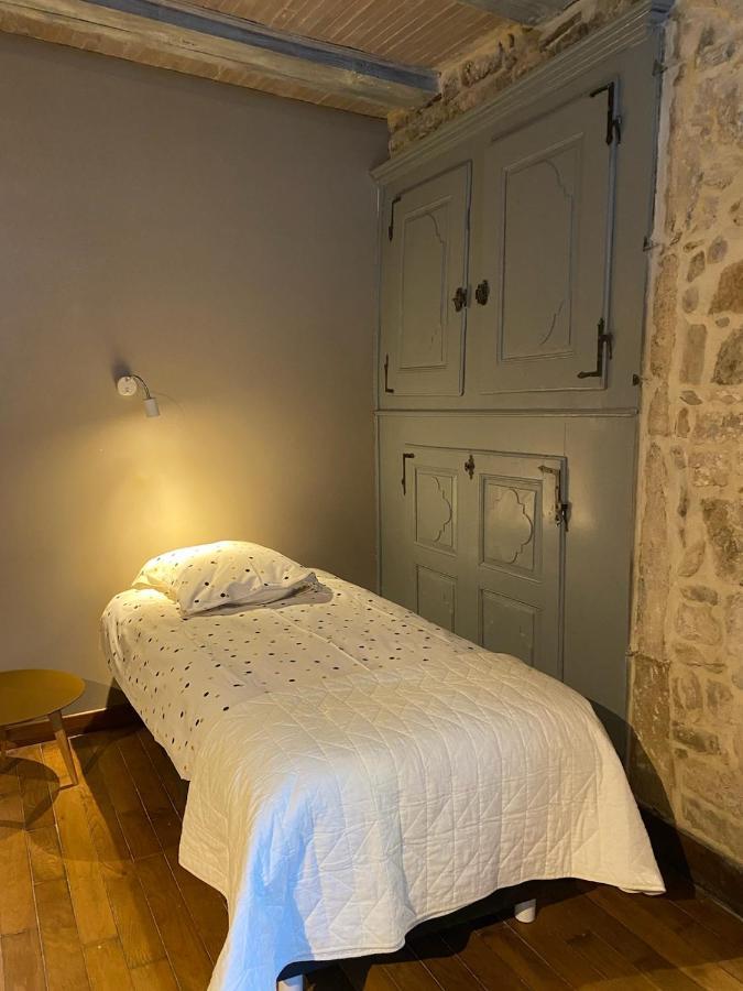 Une Evidence Tendance Et Design Ornans Esterno foto