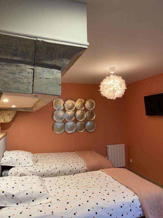 Une Evidence Tendance Et Design Ornans Esterno foto