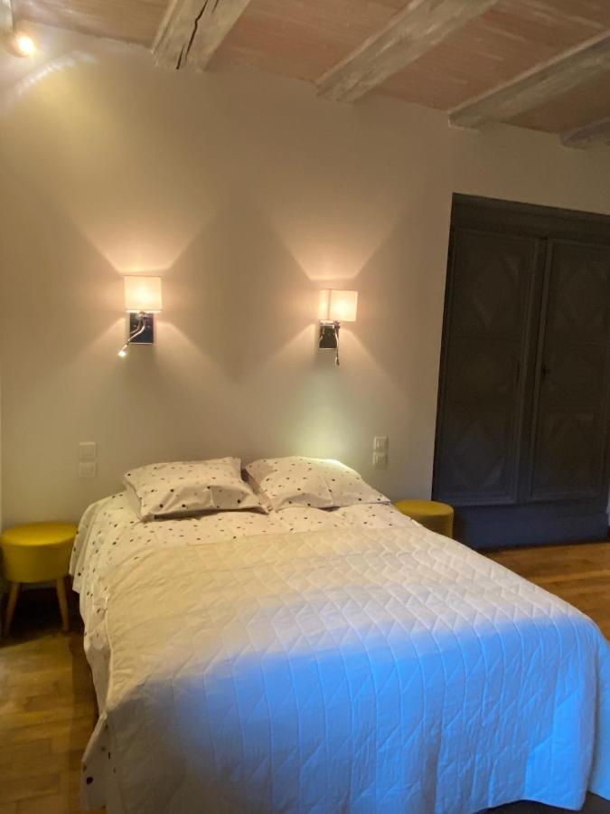 Une Evidence Tendance Et Design Ornans Esterno foto