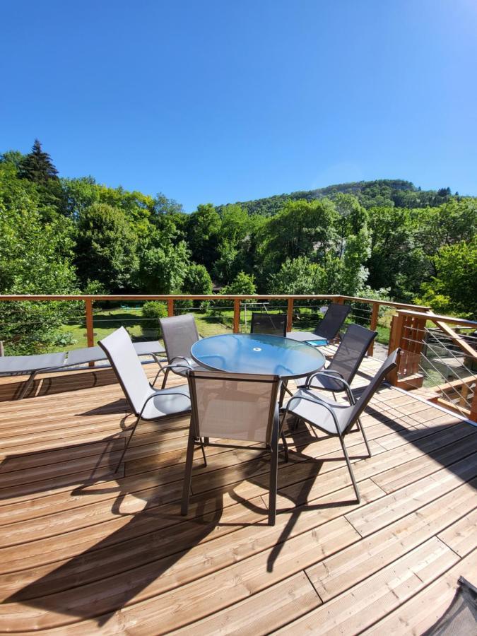 Une Evidence Tendance Et Design Ornans Esterno foto